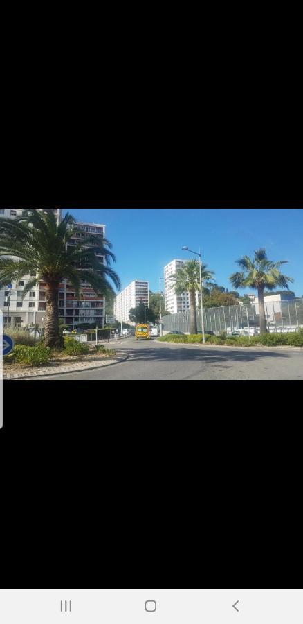 New cheap PRIVATE ROOM, KITCHEN ,TRAM on site, 12 minutes from nice train station with tram , beach in 17 min with tram , CHAMBRE PRIVÉE pas cher, cuisine équipée , tram sur place, à 12 min de la gare de Nice avec le tram, 17 min plage Exterior foto